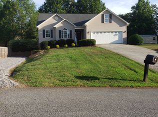 5145 Beaver Ct, Hickory, NC 28602