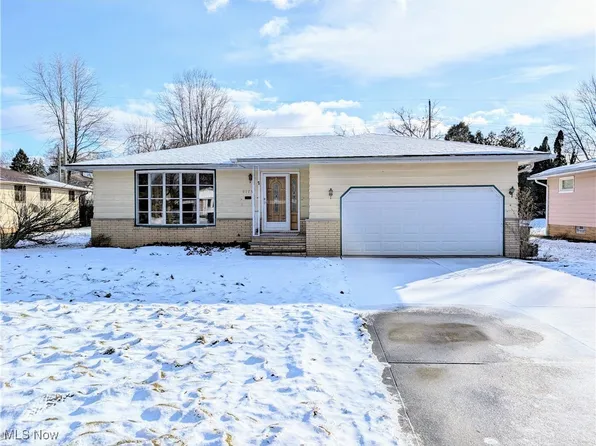 9175 Boundary Ln, Parma, OH 44130