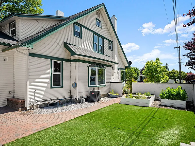 1028 W Chelan Ave — Photo 29