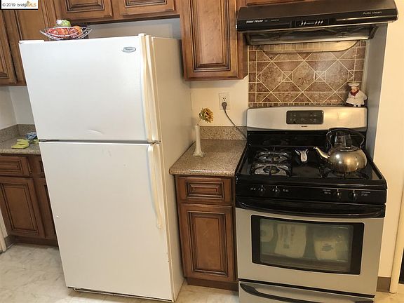 5th image of 25786 Underwood Ave