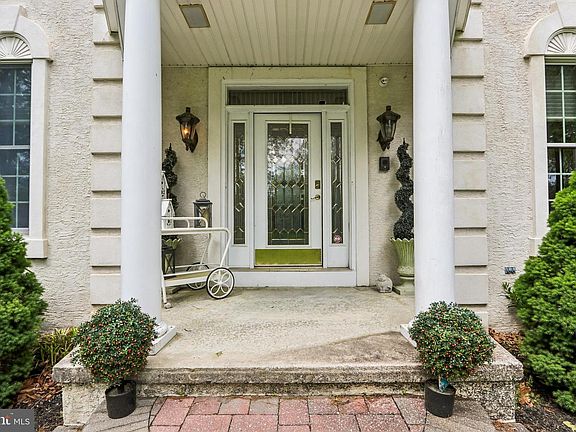 2nd image of 3 Timber Green Ct