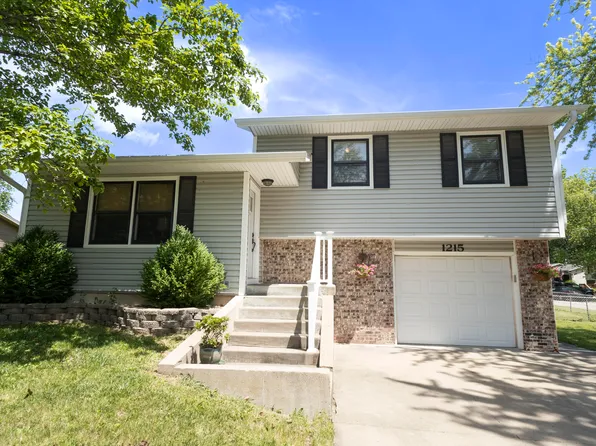 1215 Amanda Dr, Moberly, MO 65270