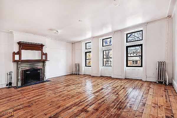 1st image of 558 2nd St Unit 3