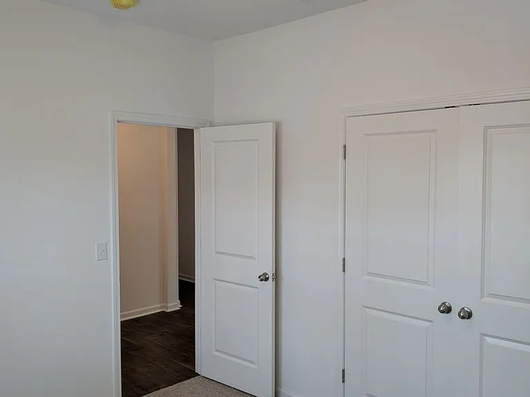 437 Gentle Bend Cv — Photo 13