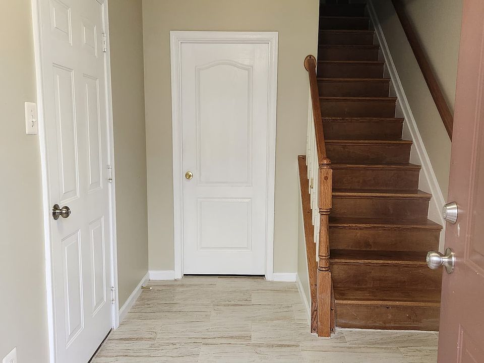 Entrance & Foyer