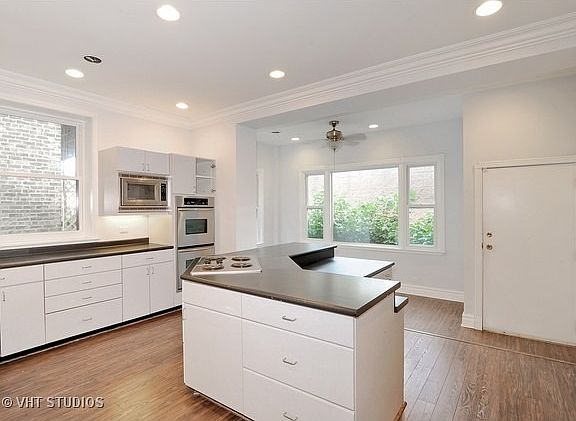 5th image of 3519 N Sheffield Ave APT 3N