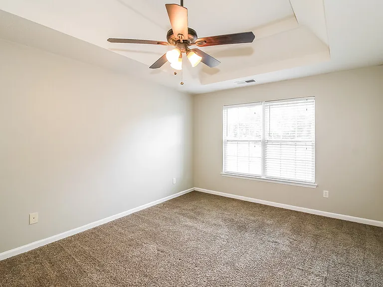 412 Peterson Dr — Photo 12