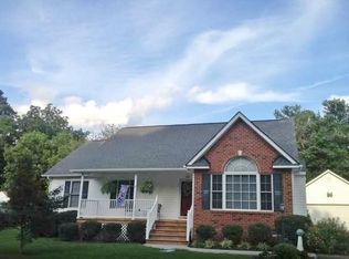 203 Crescent Ave, Hopewell, VA 23860