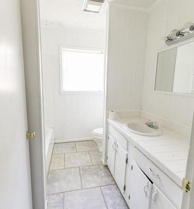 2nd image of 2537 Stillwell Ave
