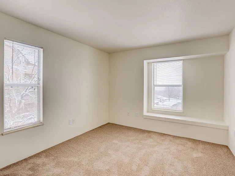 Americana Lakewood Apartments — Photo 108