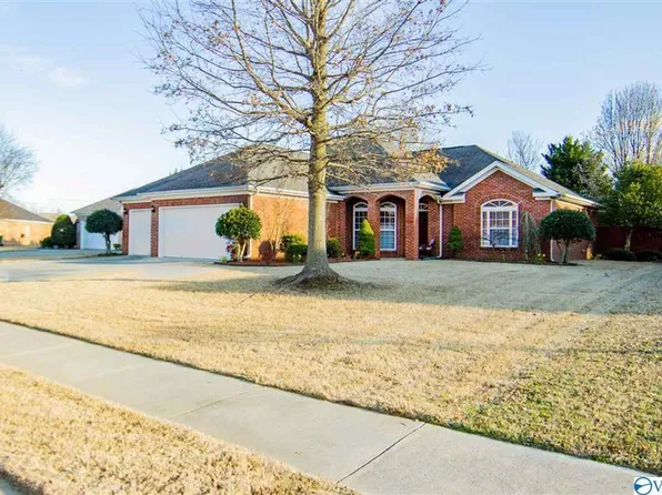 5016 Liberty Park Cir SE, Owens Cross Roads, AL 35763