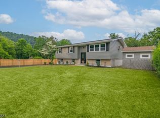 666 Carpentersville Rd, Phillipsburg, NJ 08865