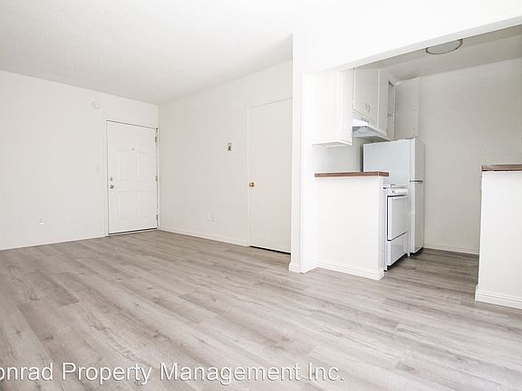 5th image of 15339 Weddington St #6