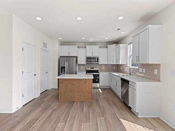 4th image of 103 Shady Oaks Rd