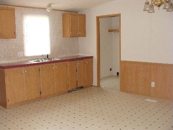 5th image of 298 Bearclaw Ln