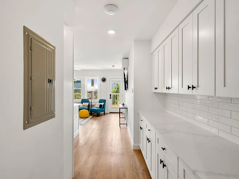 32 Munroe St #1 — Photo 5