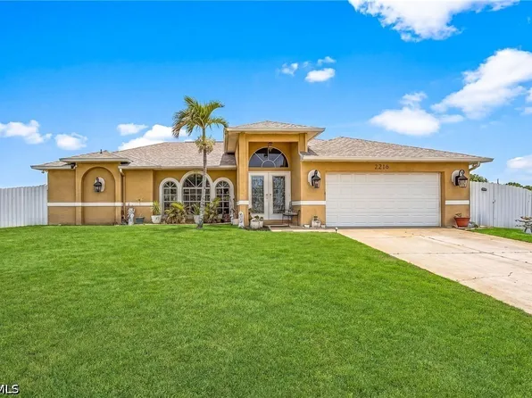 2216 NE 7th Pl, Cape Coral, FL 33909