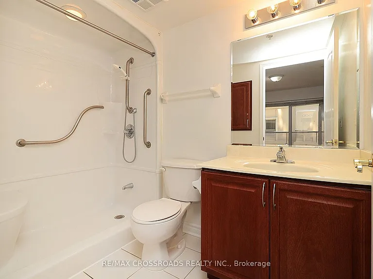 350 Princess Royal Dr #703 — Photo 14