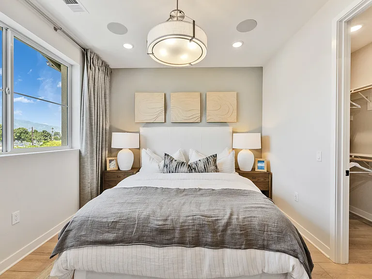 Jasmine Ln — Photo 1