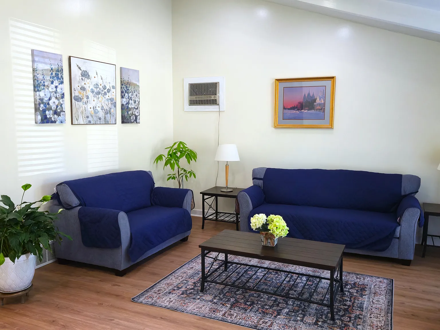 4 bed, 2400 sqft, $3,800 — Photo 3