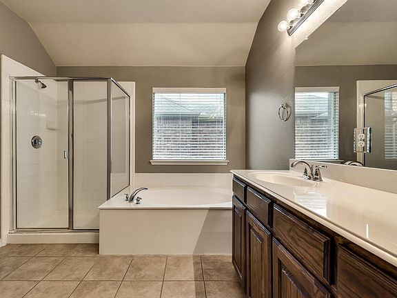 4th image of 1225 Dripping Springs Ln