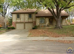 2320 SW 34th St, Topeka, KS 66611