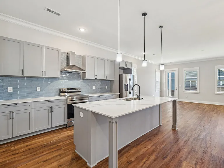 Chartwell Commons at Beechcroft — Photo 27