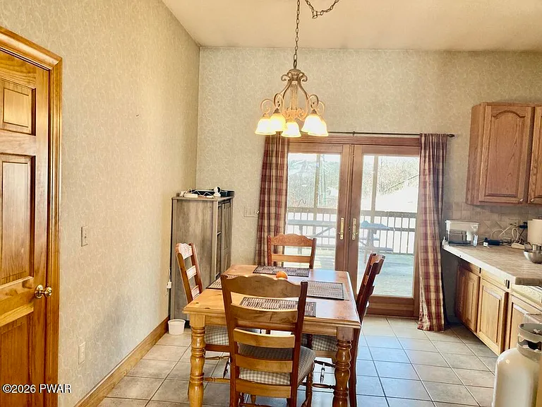 28 Ellen Memorial Ln — Photo 4