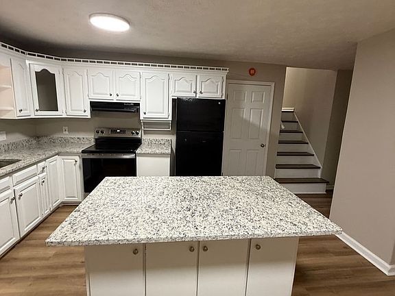 4th image of 2632 Coral Way