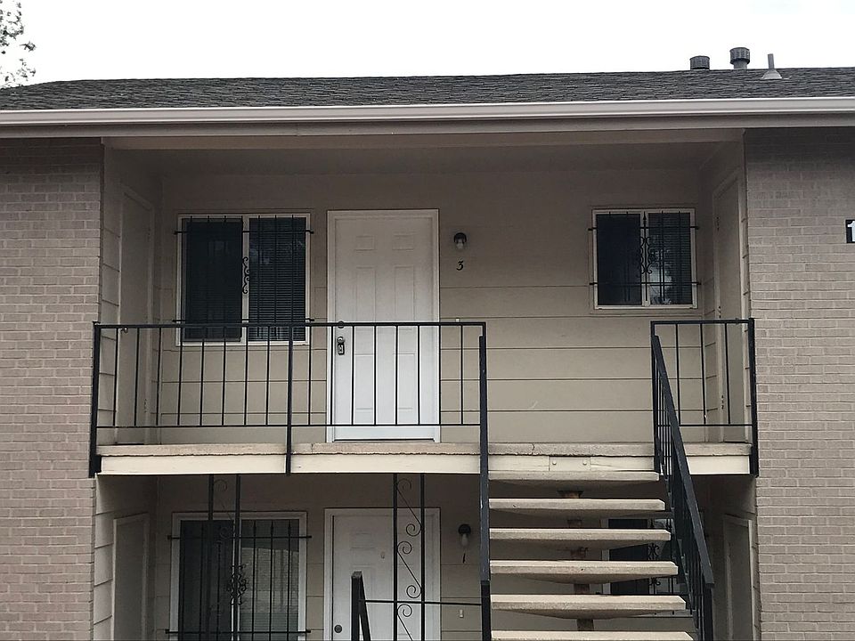 1st image of 1121 Cree Dr APT 3