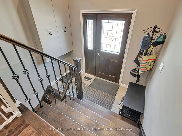 2092 Marine Dr — Photo 2