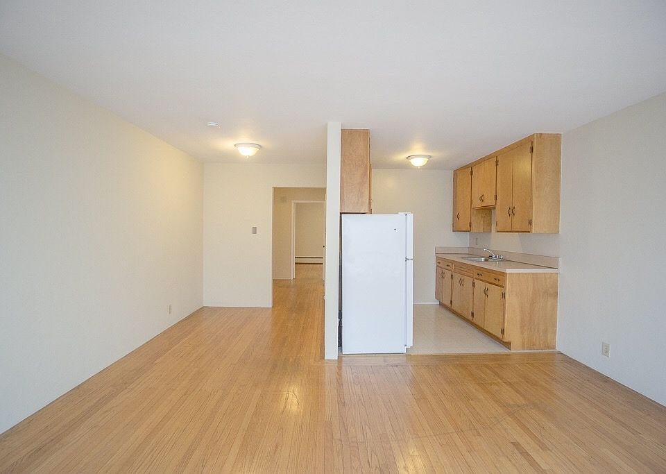 1st image of 2430 Steiner St APT 5