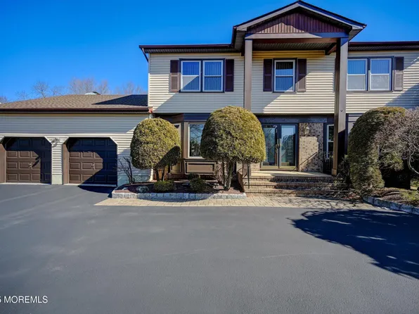 6 Danielle Drive, Manalapan, NJ 07726