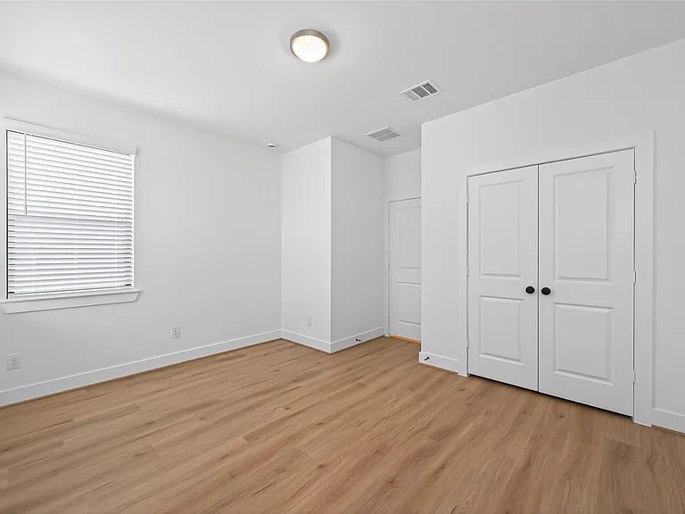 7802 Longhorn Ballroom — Photo 17