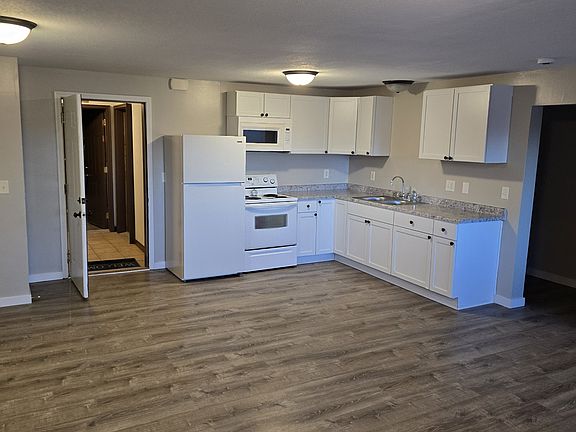 2nd image of 1562 Motor Ave #5