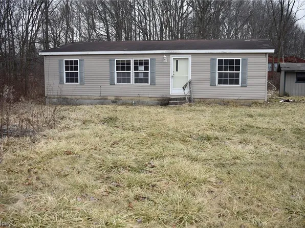 4942 Parkview Rd, West Farmington, OH 44491