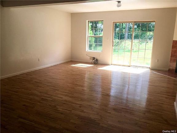 4th image of 6 Westfield Ct