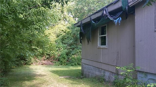 2nd image of 617 N Hocker Ave