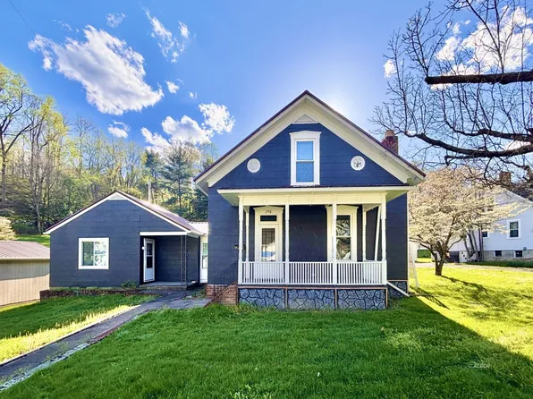 290 Mulberry Ave, Pomeroy, OH 45769