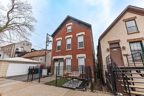 2045 N Wolcott Ave #2R Photo 1
