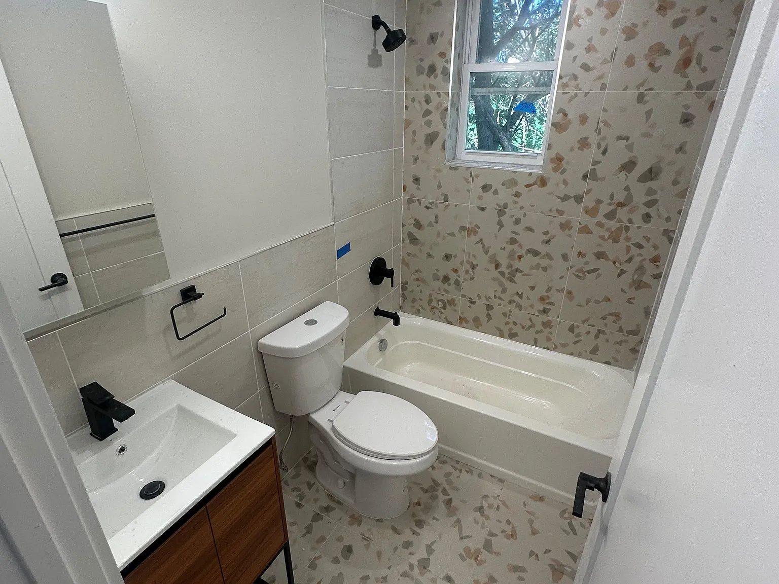 2 bed, $2,100 — Photo 3