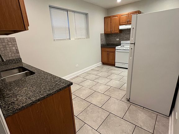 5th image of 317 Memorial Dr APT 2