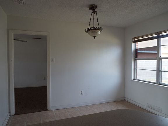 4th image of 4009 Melody Ln