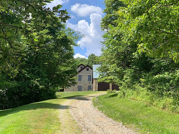 2nd image of 2035 Welsh Hills Rd NE