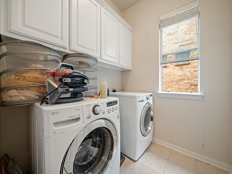 1571 Coastal Dr — Photo 15