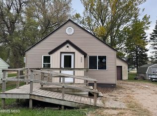 505 2nd Ave N, Lake Norden, SD 57248