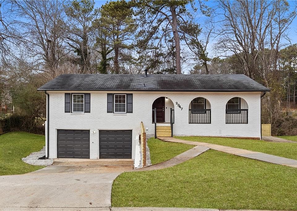 1st image of 2347 Greenway Dr