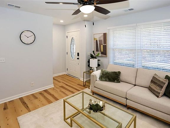 3rd image of 1745 Rockbridge Rd NW