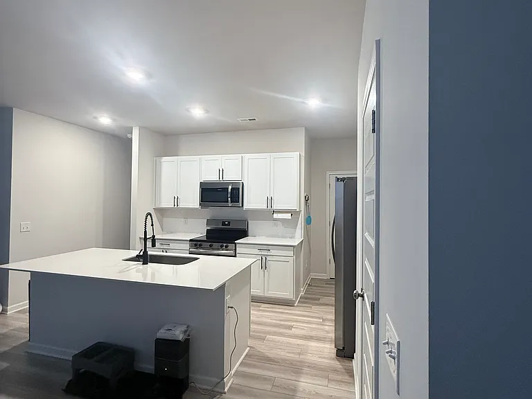 773 Moray Ln — Photo 4