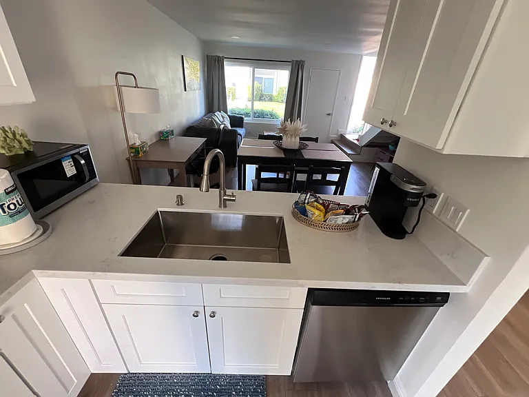 123 Oval Rd — Photo 3
